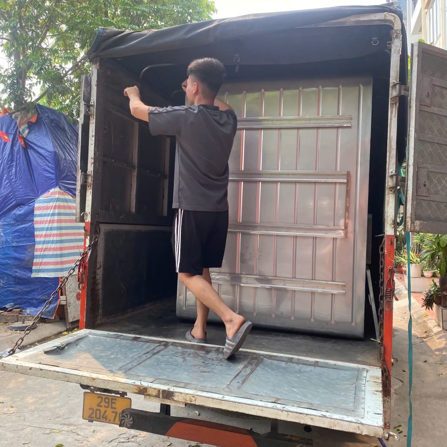 Vận chuyển bể nước ngầm inox 6000l